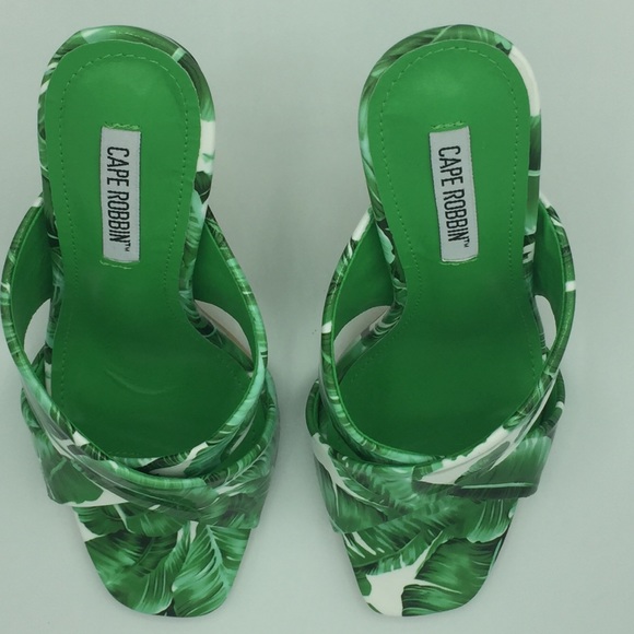 🎊HP🎉UNIQUE GREEN LEAF PRINT HEELS - Picture 8 of 8